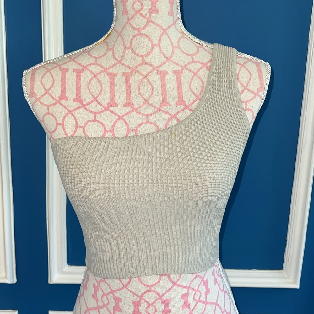 Aritzia Babaton Sculpt Cropped Ribbed One Shoulder Tank Top Cream Beige - XXS